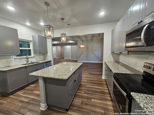 Listing photo id 4 for 102 Lemonwood Ave