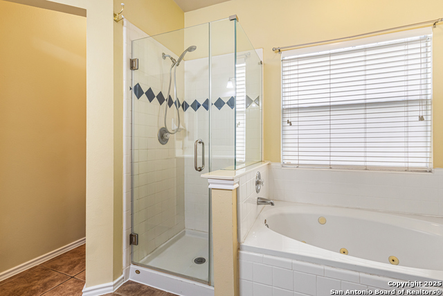 Image 10 of 24 For 21715 Cliff View Dr.