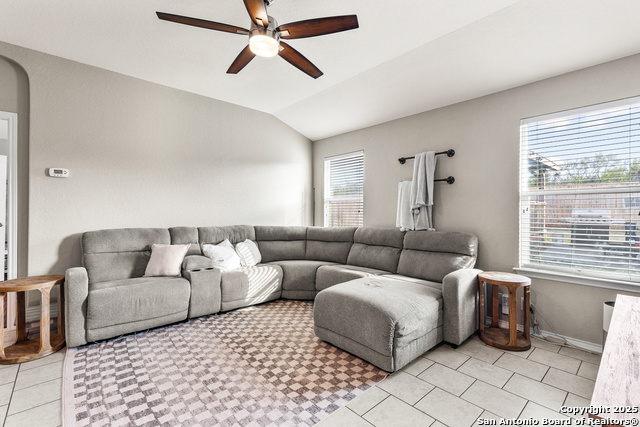 Listing photo id 10 for 139 Kildeer Creek