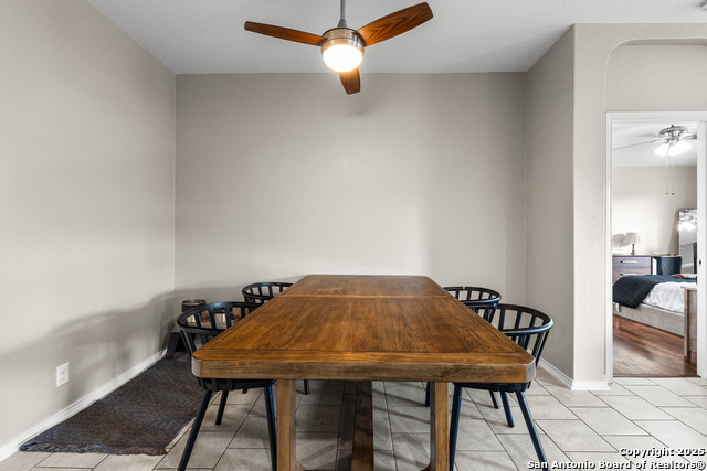 Listing photo id 14 for 139 Kildeer Creek