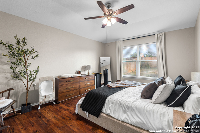 Listing photo id 15 for 139 Kildeer Creek