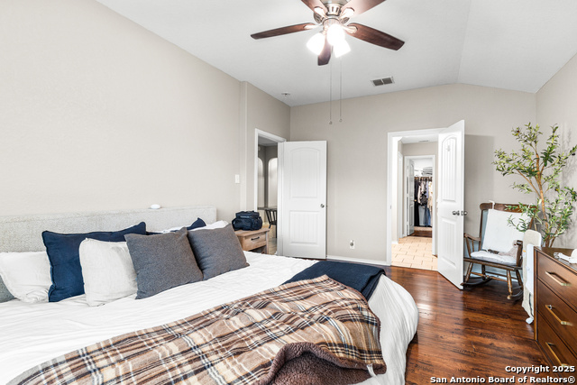 Listing photo id 17 for 139 Kildeer Creek