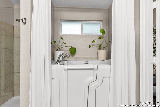 Listing photo id 19 for 139 Kildeer Creek