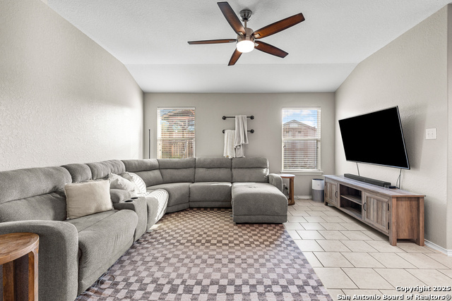 Listing photo id 1 for 139 Kildeer Creek