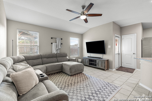 Listing photo id 2 for 139 Kildeer Creek