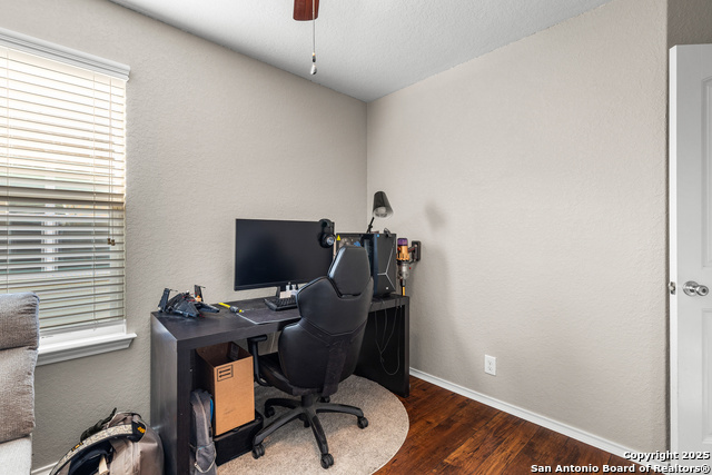 Listing photo id 3 for 139 Kildeer Creek