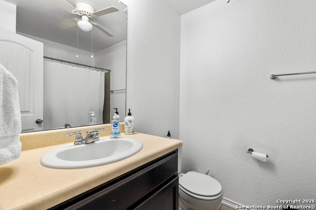 Listing photo id 5 for 139 Kildeer Creek