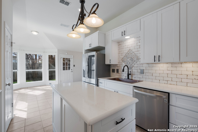 Image 10 of 25 For 610 Lightstone