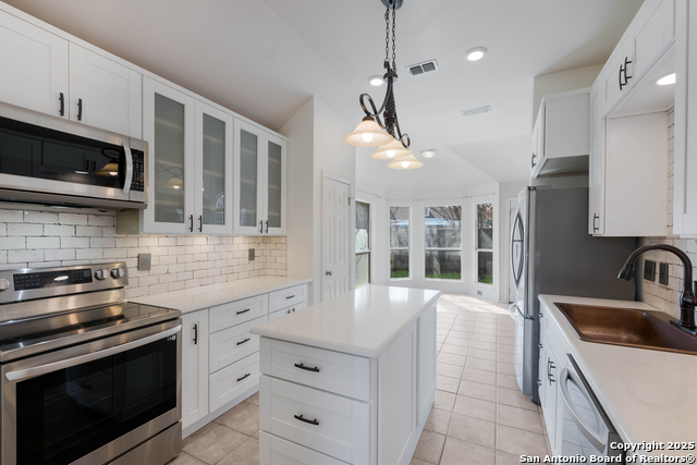 Image 11 of 25 For 610 Lightstone