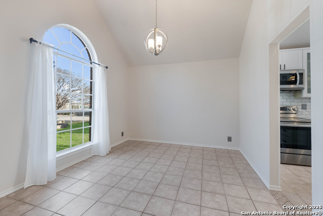 Image 12 of 25 For 610 Lightstone