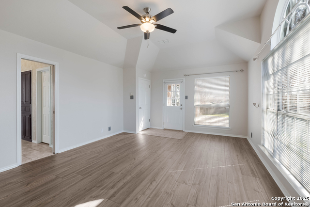 Image 14 of 25 For 610 Lightstone