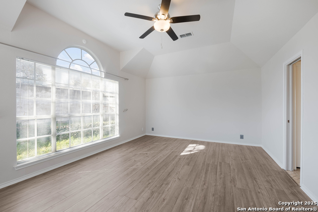 Image 15 of 25 For 610 Lightstone