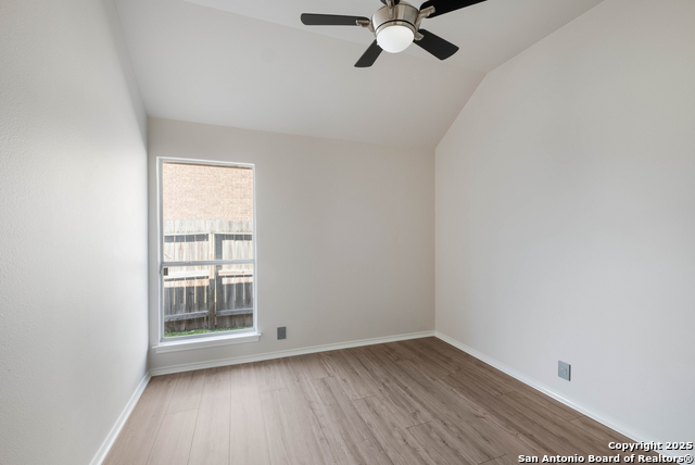 Image 21 of 25 For 610 Lightstone