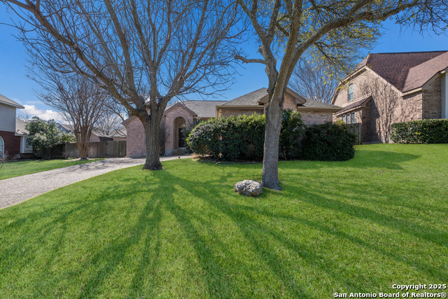 Image 4 of 25 For 610 Lightstone