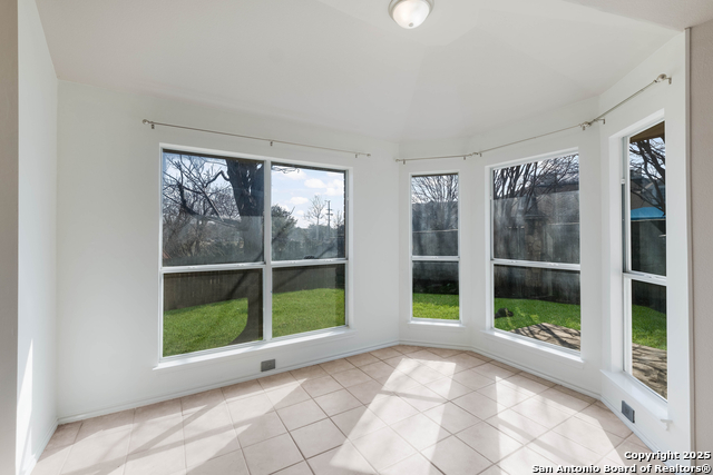 Image 8 of 25 For 610 Lightstone