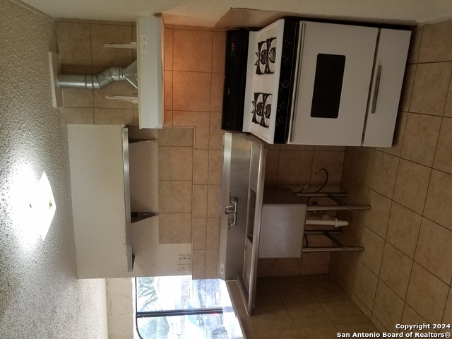 Image 10 of 19 For 600 Monticello Ct 3