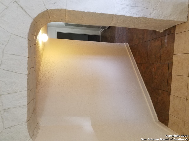 Image 12 of 19 For 600 Monticello Ct 3