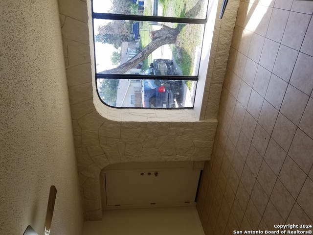 Image 3 of 19 For 600 Monticello Ct 3