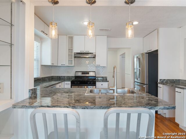 Image 18 of 40 For 338 Brees Blvd