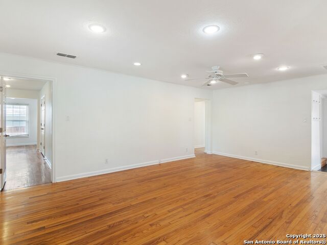 Image 9 of 40 For 338 Brees Blvd