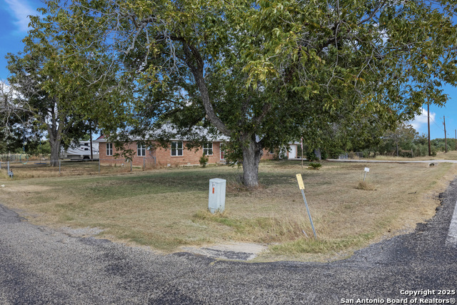 Image 4 of 48 For 106 County Road 6611