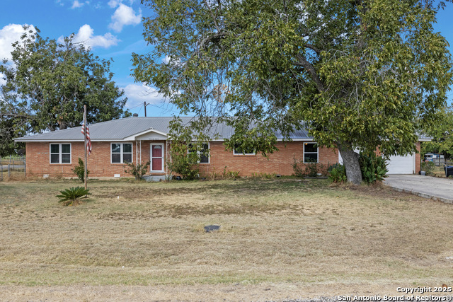 Image 5 of 48 For 106 County Road 6611