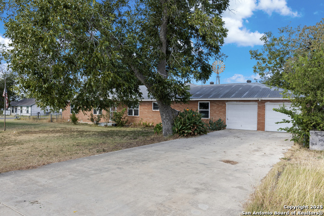 Image 6 of 48 For 106 County Road 6611