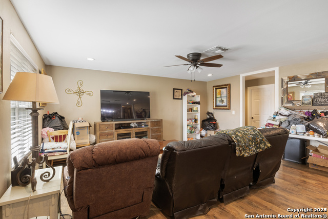 Image 9 of 48 For 106 County Road 6611