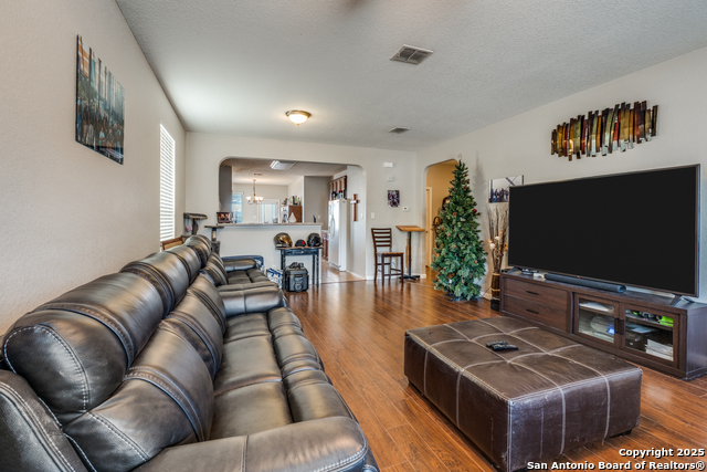 Image 6 of 21 For 4011 Ashleaf Pecan