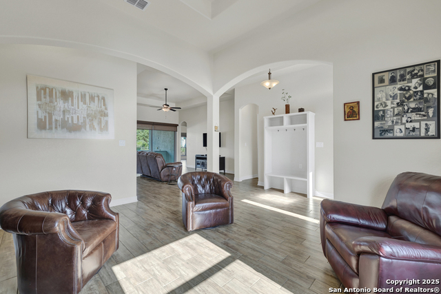 Image 7 of 51 For 1987 Appellation