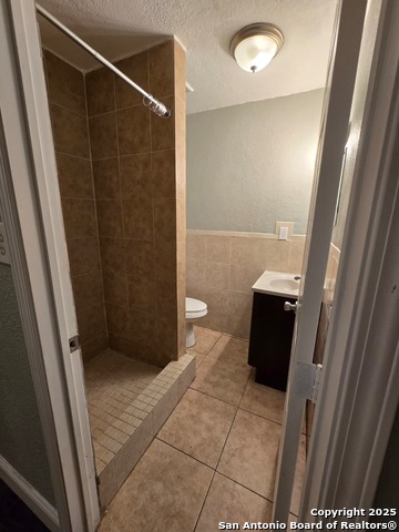 Image 6 of 13 For 1718 Commercial  B