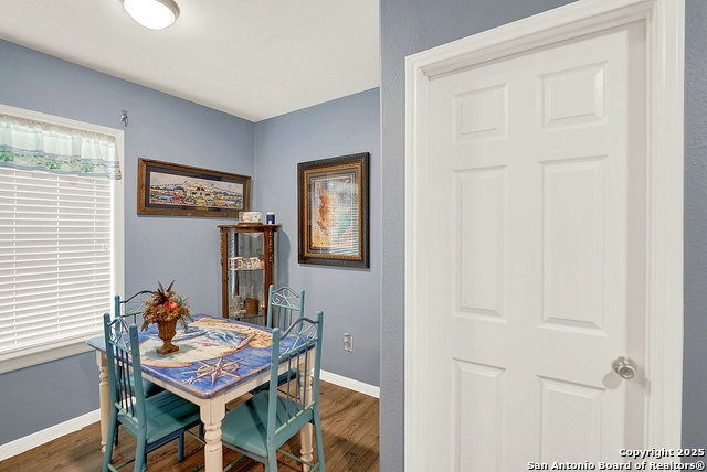 Image 11 of 41 For 201 Ridge Harbor Dr