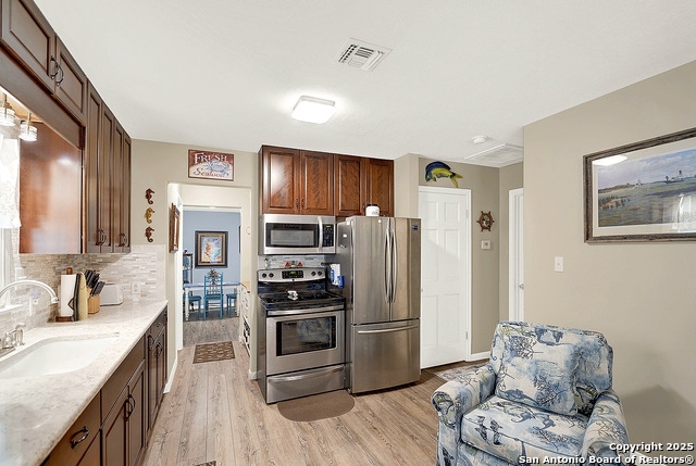 Image 16 of 41 For 201 Ridge Harbor Dr