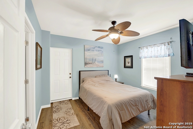 Image 21 of 41 For 201 Ridge Harbor Dr