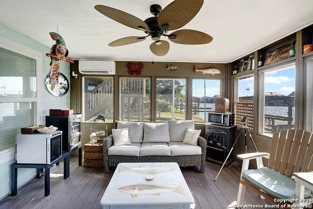 Image 30 of 41 For 201 Ridge Harbor Dr
