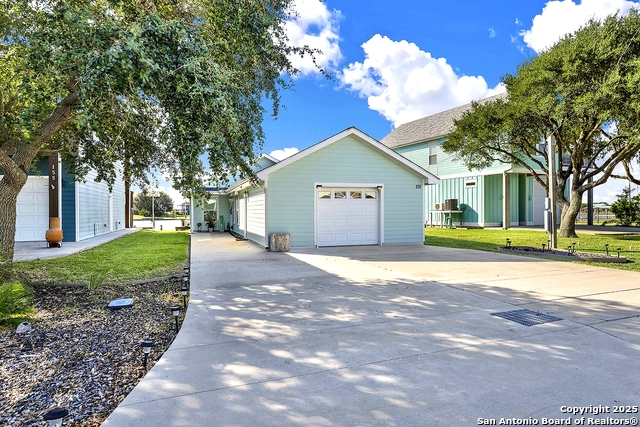 Image 5 of 41 For 201 Ridge Harbor Dr