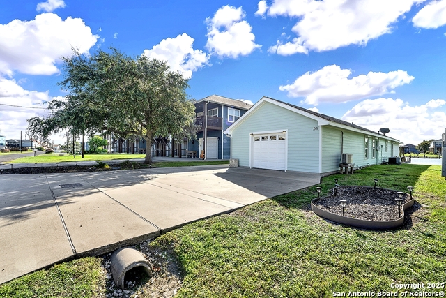 Image 7 of 41 For 201 Ridge Harbor Dr