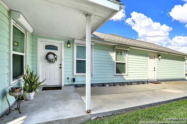 Image 8 of 41 For 201 Ridge Harbor Dr