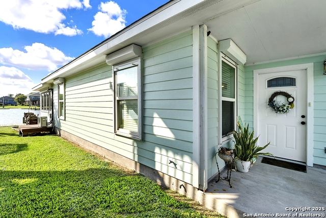 Image 9 of 41 For 201 Ridge Harbor Dr