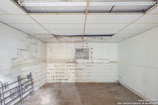 Image 20 of 35 For 8402 Speedway Dr