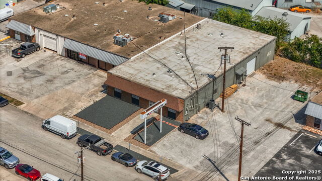 Image 27 of 35 For 8402 Speedway Dr