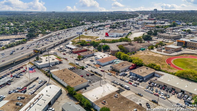 Image 32 of 35 For 8402 Speedway Dr