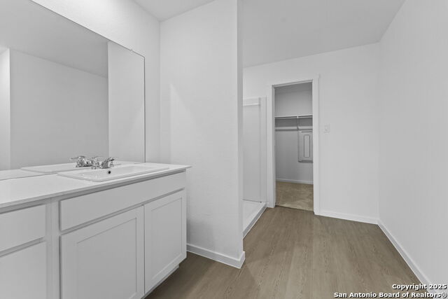 Listing photo id 8 for 720 Horsetail Ln