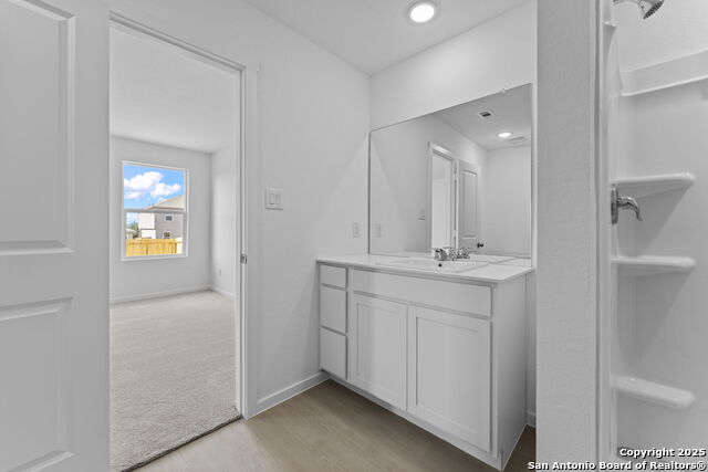 Listing photo id 10 for 720 Horsetail Ln