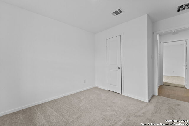 Listing photo id 16 for 720 Horsetail Ln