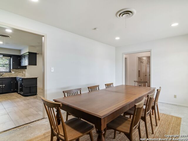 Image 15 of 29 For 915 Tamworth Drive