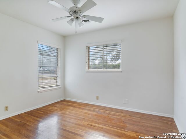 Image 22 of 29 For 915 Tamworth Drive