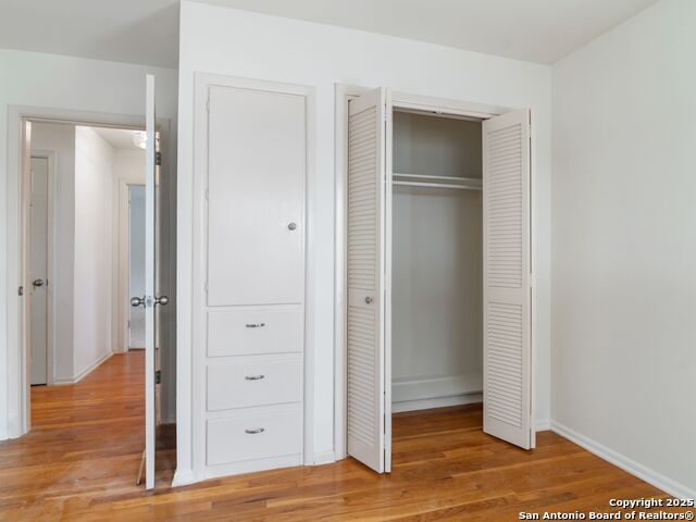 Image 23 of 29 For 915 Tamworth Drive