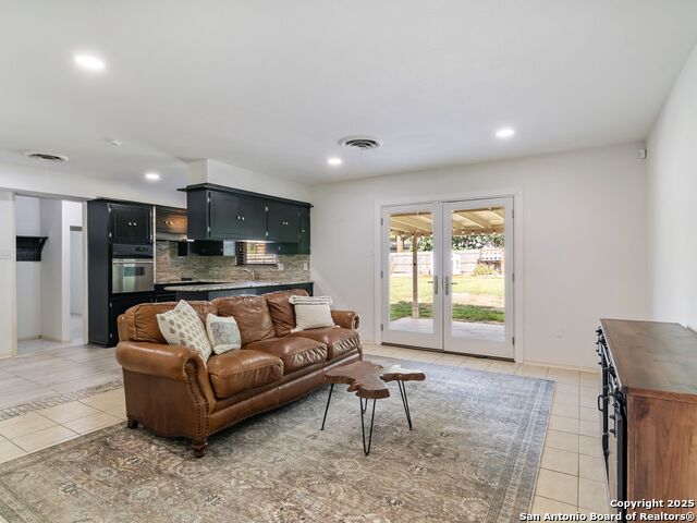 Image 6 of 29 For 915 Tamworth Drive