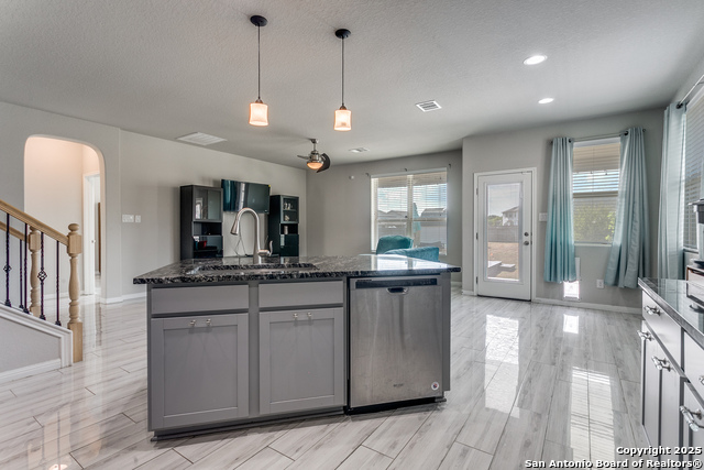 Listing photo id 9 for 10223 Meadow Lark